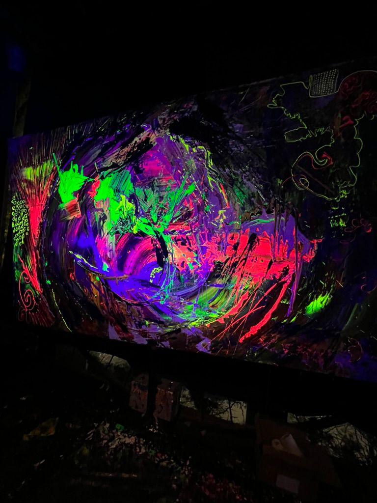 Arte UV interactivo